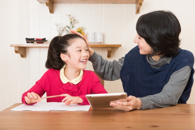 お子さんをほめていますか？